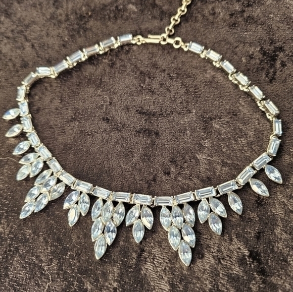 Vintage ice blue‎ rhinestone with matching earrings - Picture 4 of 7